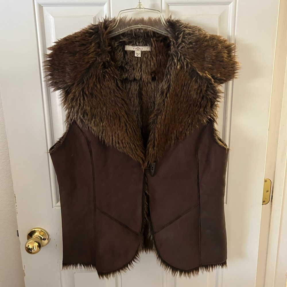 Unworn women’s faux suede, faux fur chocolate brown vest